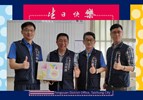 112年11月1日，豐原區公所 洪峰明 區長及主任秘書 謝孟助 代表臺中市政府 盧秀燕 市長，致贈 翁明里 高銘傳 里長生日禮盒，祝福里長生日快樂