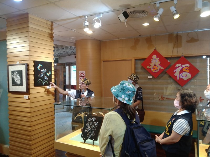 漆彩君韶-張焌營漆藝創作展開幕式導覽解說2