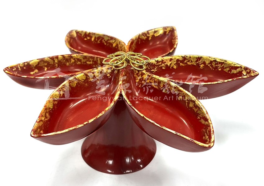 李本育 花心 26X26X10 樹漆 麻布 金箔