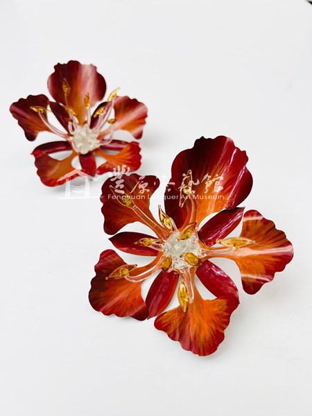 楊彩玲 鳳凰花 12X12X5 樹漆 不鏽鋼 玻璃