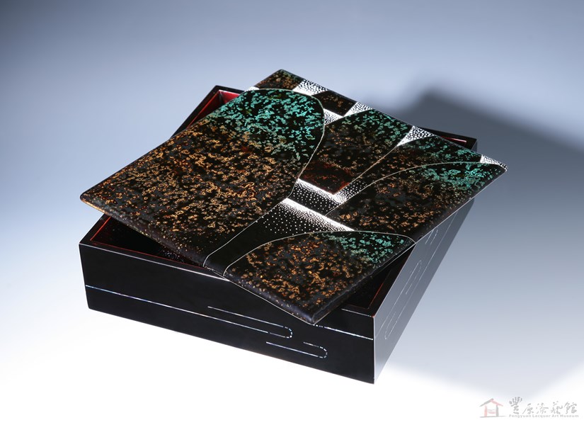 許玄昌 戀戀青山 24X24X7.5cm 木胎 天然漆 蛋殼 銀線 螺鈿