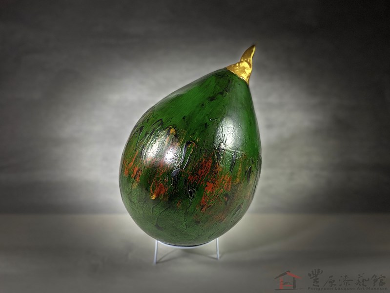 何堂立 變奏山水-林間秋色 30X21X21 生漆 黃土粉 布 代金粉