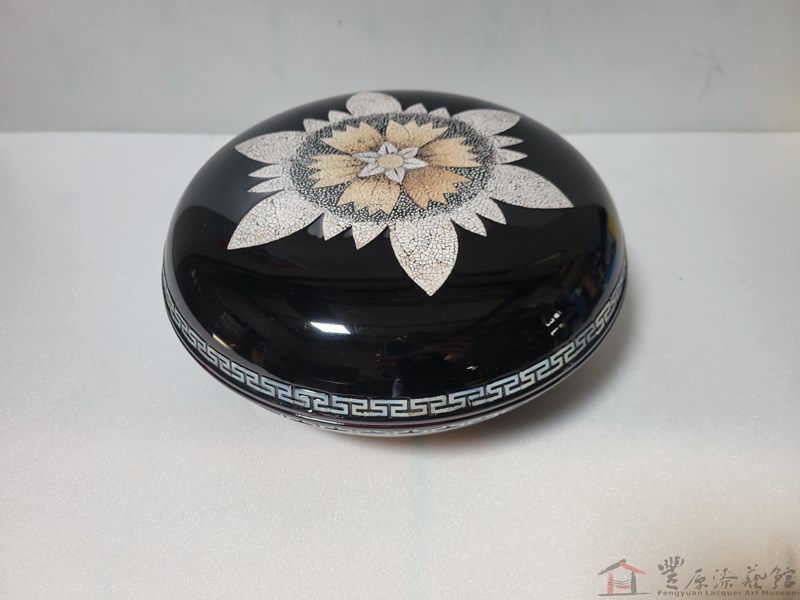 劉清林 綻放 25X11 天然漆 台灣楠木 蛋殼
