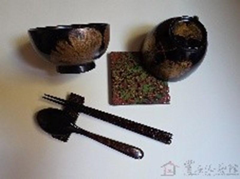 李春梅 六和幸福杯碗組 12X7 11X7 10X10 8X3 22X1 19X4 天然漆 木 布 金箔