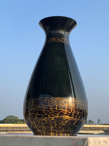 謝孟足 墨地綠彩 金絲密色 14X14X25 天然漆 布 珍珠粉 