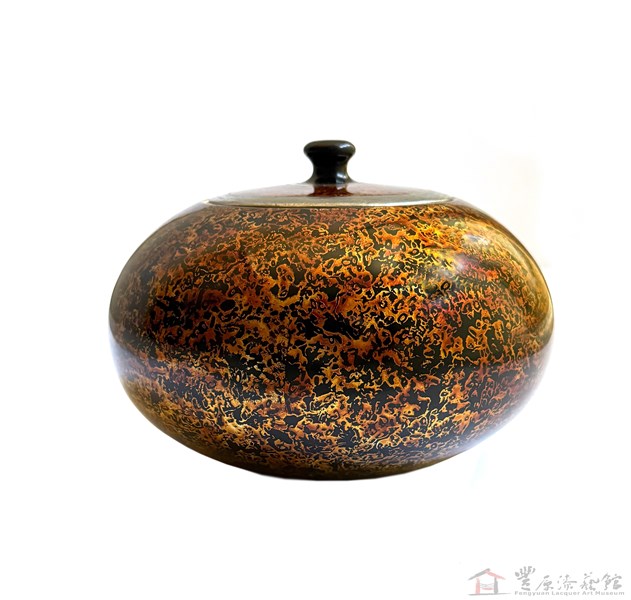 孫施素貞-聚寶盆 15.3X15.3X9.8 瓷胎、生漆