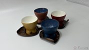 陳億瑱-杯舞 杯子6.5X5.5cm 杯托12X8X1cm 陶瓷、天然漆、紅銅、琺瑯