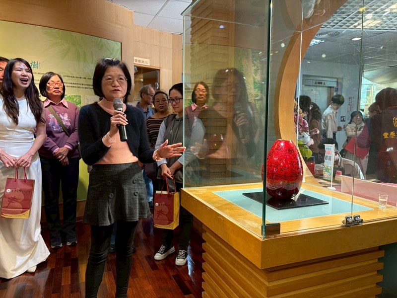 愛漆人生-劉于岑漆藝師生聯展開幕式參展人導覽解說1