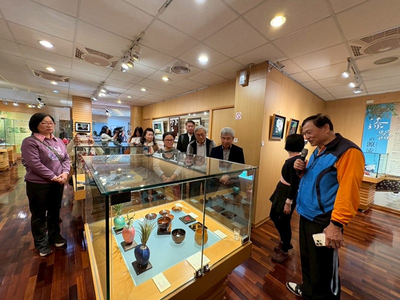 愛漆人生-劉于岑漆藝師生聯展開幕式參展人導覽解說2