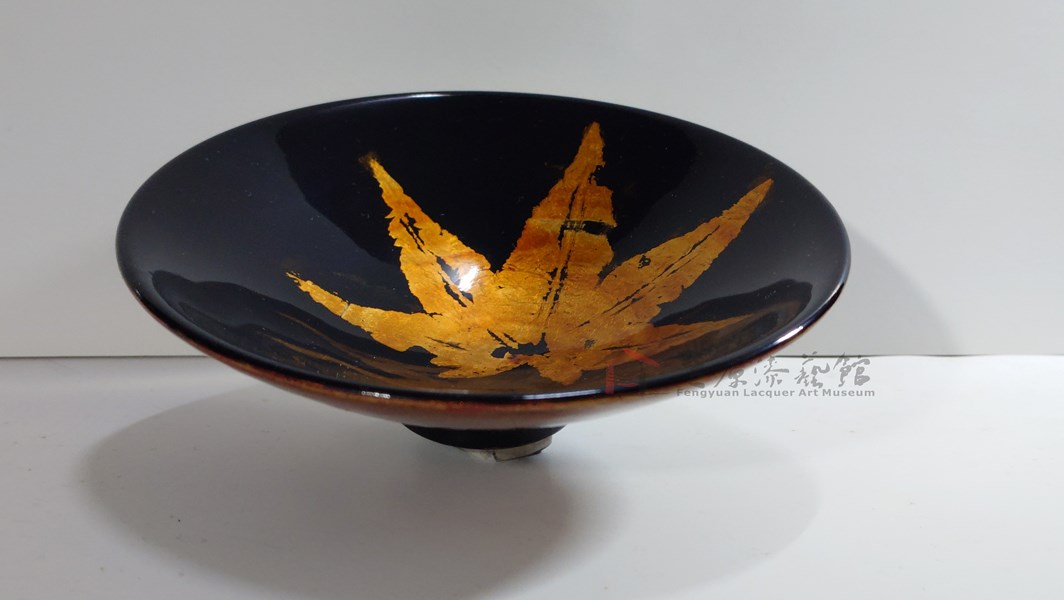 張舒嫚 一葉知秋 13.5X4 陶胎 天然漆 金箔 默克金粉