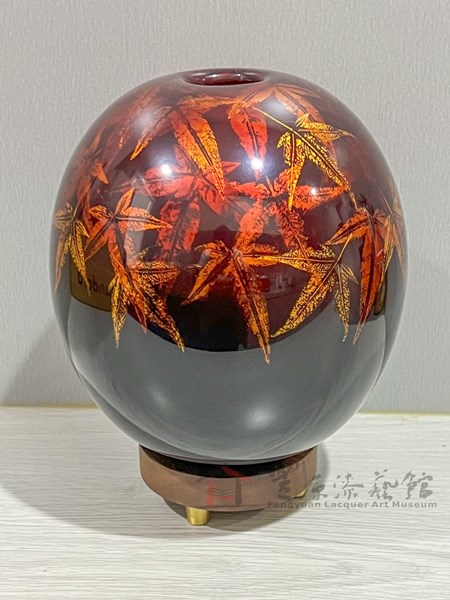 陳煒杰 秋楓 19X19X20 脫胎 金箔 天然漆